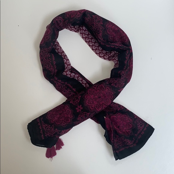 scraf - Picture 2 of 5